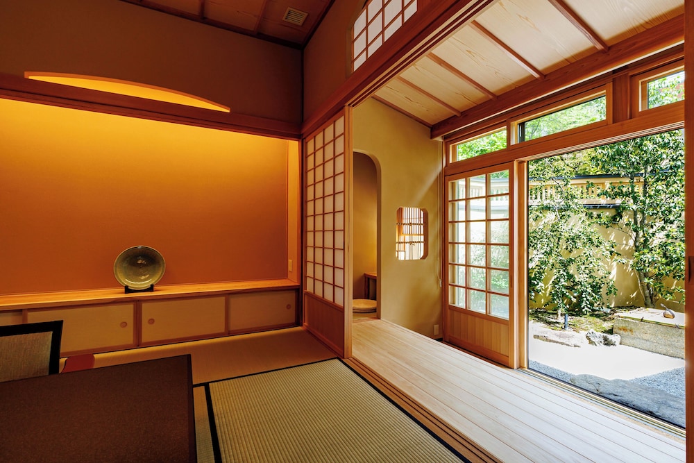 [はぎ] 露天風呂付　純和室 (90 square meter) 客室26 | 松籟荘