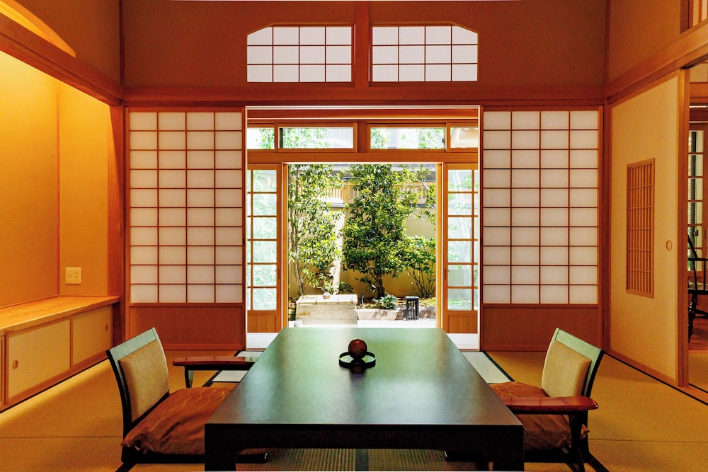 [はぎ] 露天風呂付　純和室 (90 square meter) 客室25 | 松籟荘