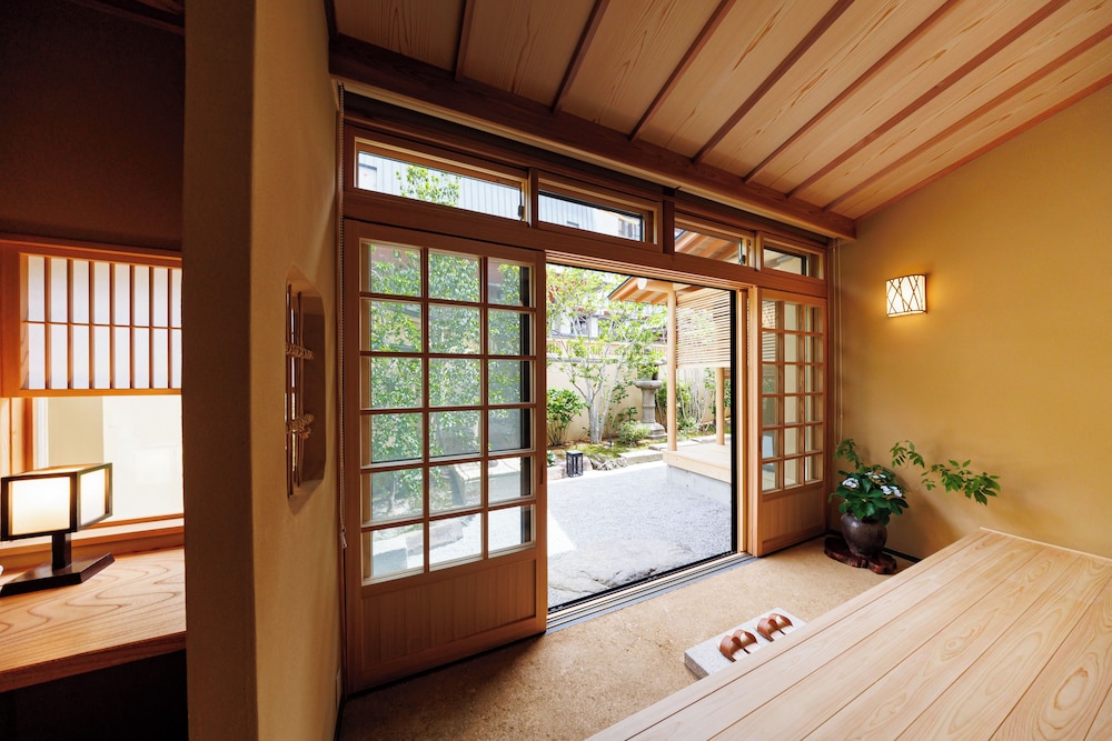 [はぎ] 露天風呂付　純和室 (90 square meter) 客室18 | 松籟荘