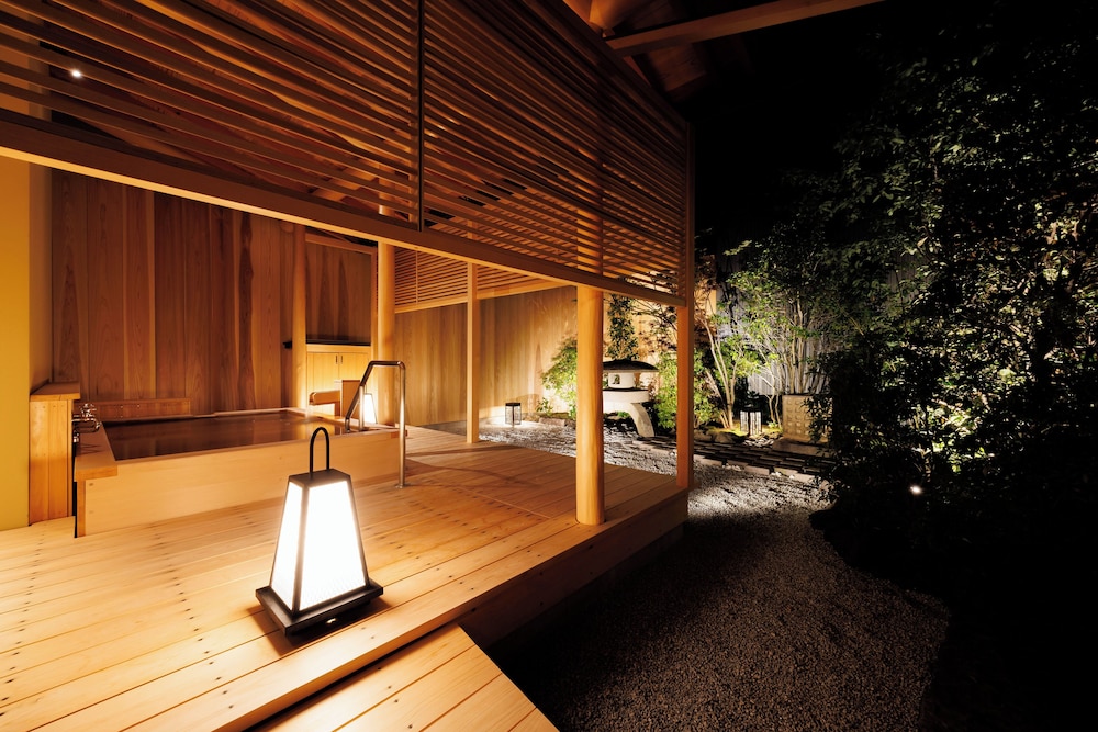 [なでしこ] 露天風呂付　和洋室 (94 square meter) 客室16 | 松籟荘