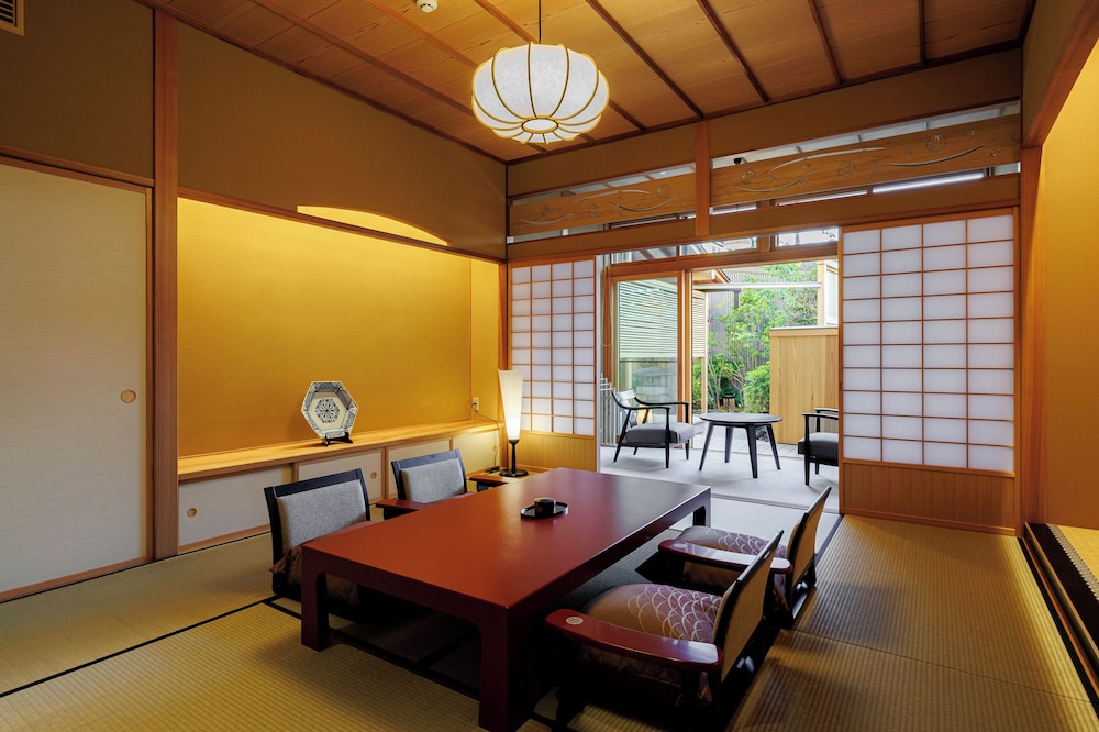 [なでしこ] 露天風呂付　和洋室 (94 square meter) 客室10 | 松籟荘