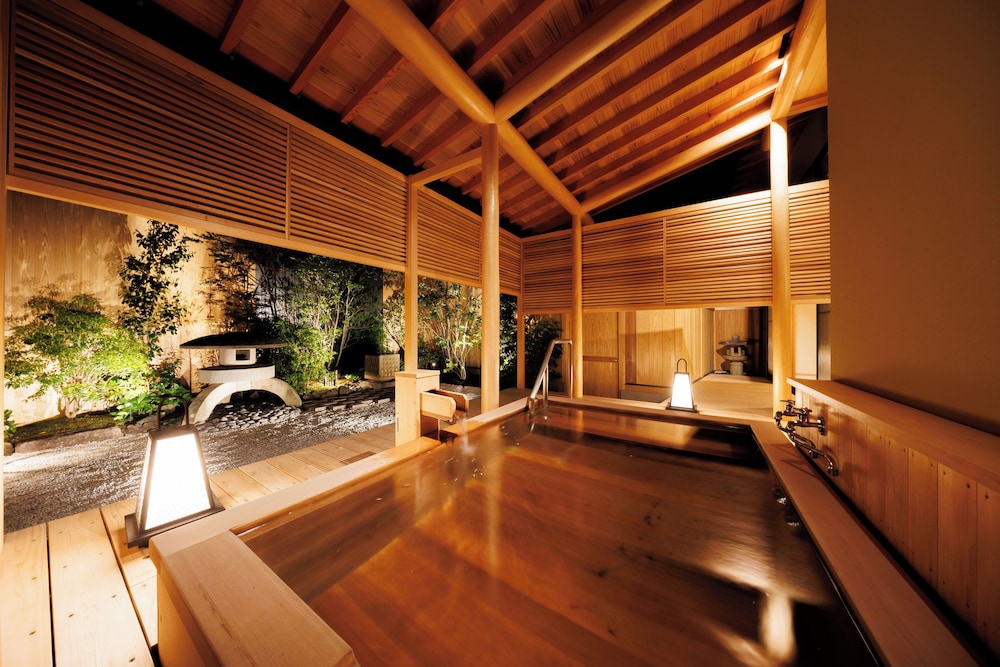 [なでしこ] 露天風呂付　和洋室 (94 square meter) 客室17 | 松籟荘