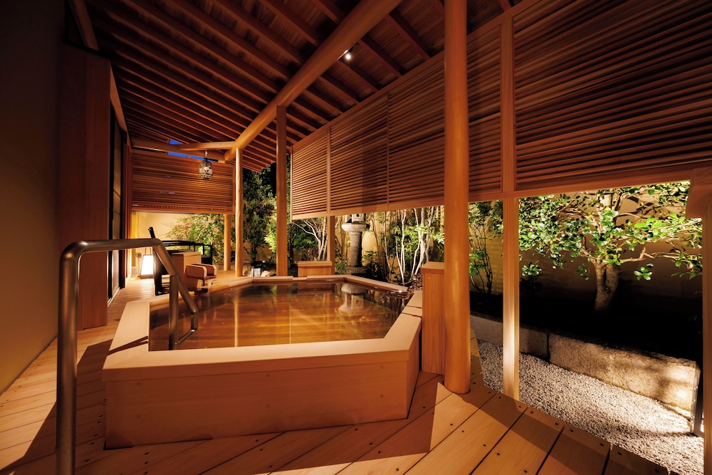 [はぎ] 露天風呂付　純和室 (90 square meter) 客室15 | 松籟荘