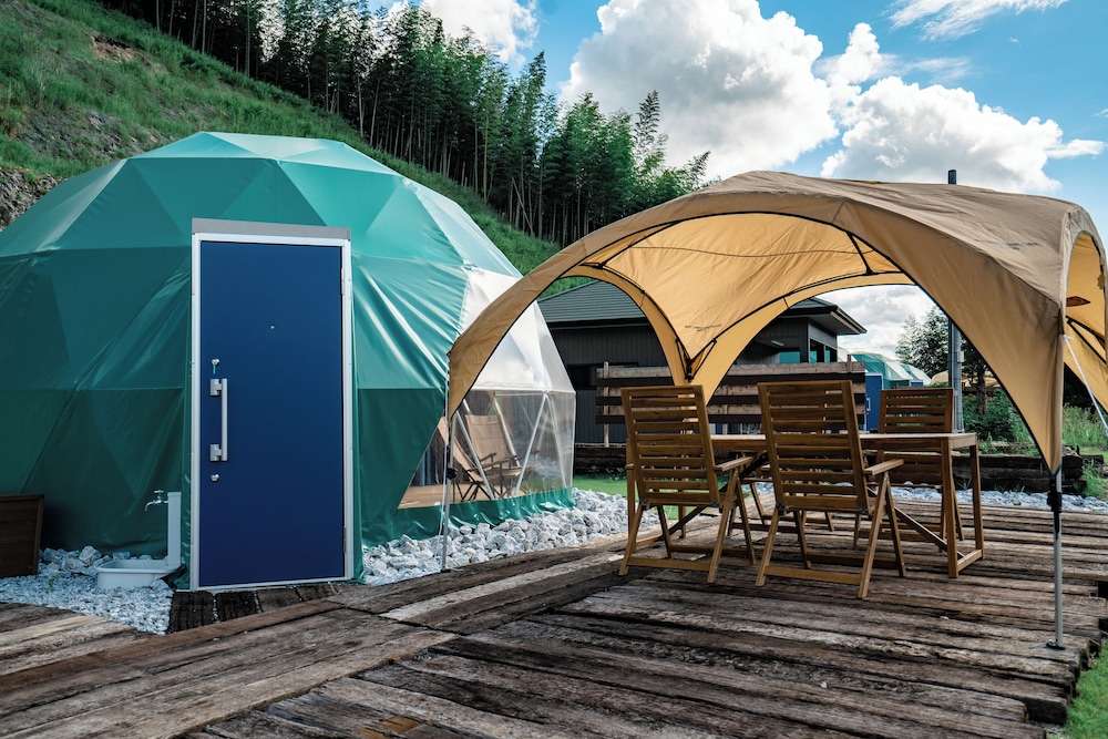 ベーシック 4 人部屋 マウンテンビュー 客室6 | 杷木松末アウトドアヴィレッジ