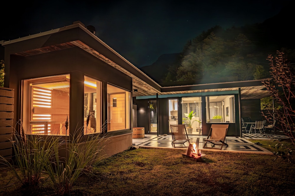 客室1 | UMEGASHIMA DRIVE-IN & SAUNA VILLA 客室1 | UMEGASHIMA DRIVE-IN & SAUNA VILLA