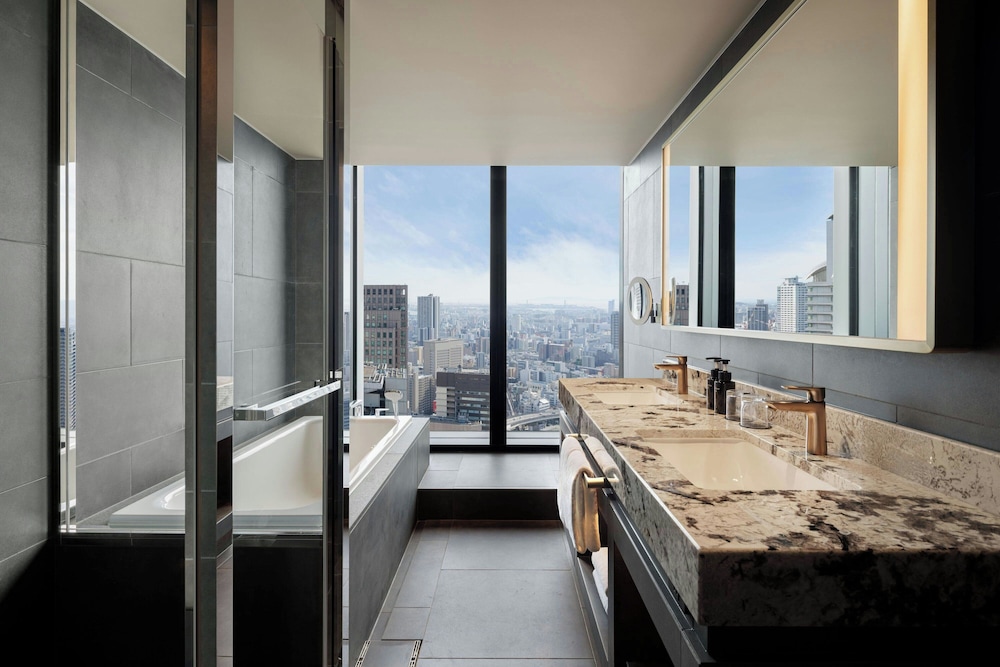 シーニック コーナー キング キングベッド 1 台 禁煙 客室1 | 大阪ステーションホテル オートグラフ コレクション