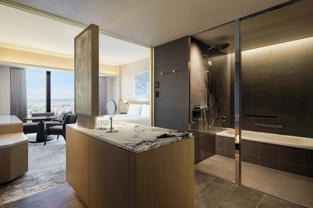 シーニック キング キングベッド 1 台 禁煙 バスルーム0 | 大阪ステーションホテル オートグラフ コレクション