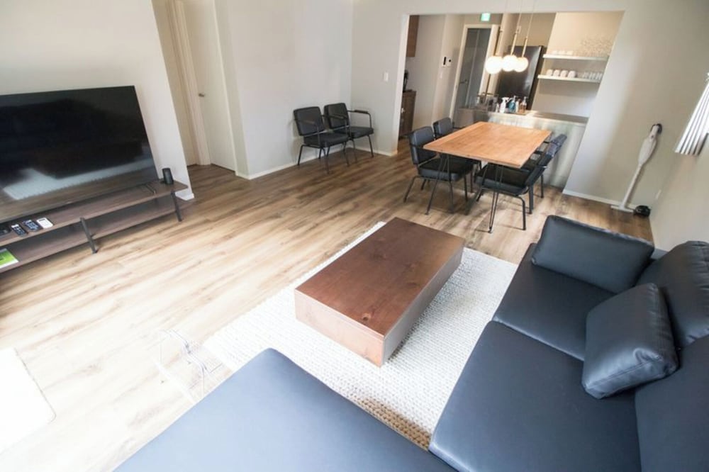 B棟 禁煙 リビング エリア7 | LOCALINO STAY AOSHIMA