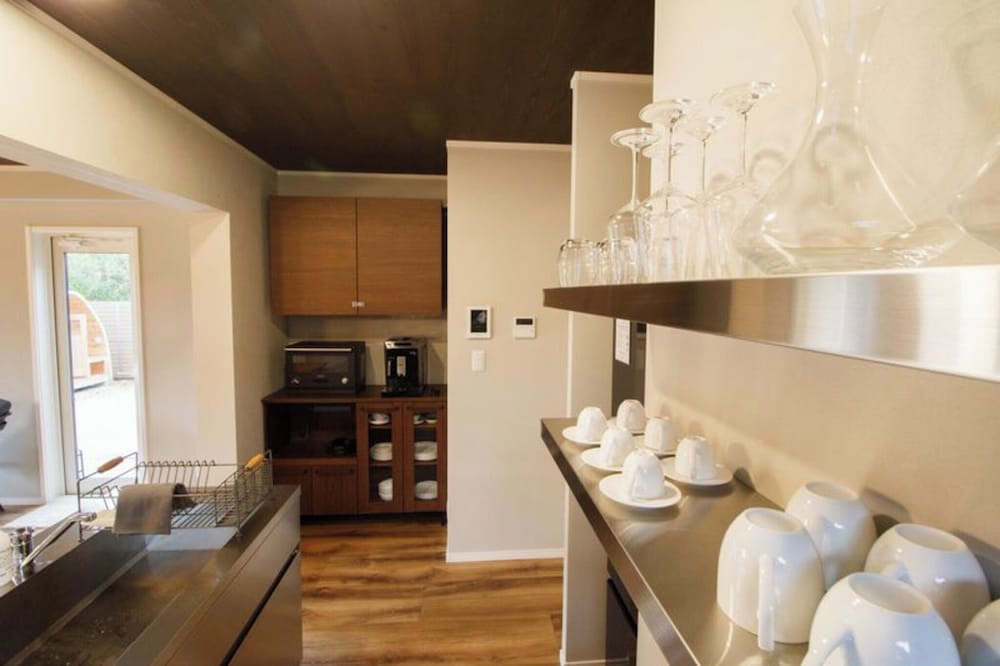 A棟 禁煙 専用キッチン2 | LOCALINO STAY AOSHIMA