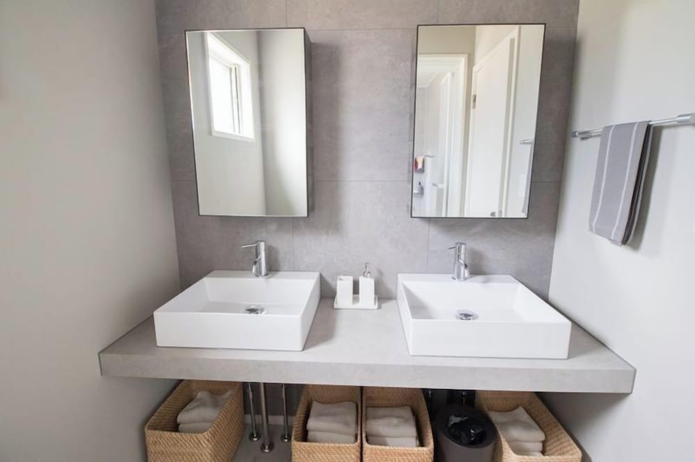 B棟 禁煙 バスルーム1 | LOCALINO STAY AOSHIMA