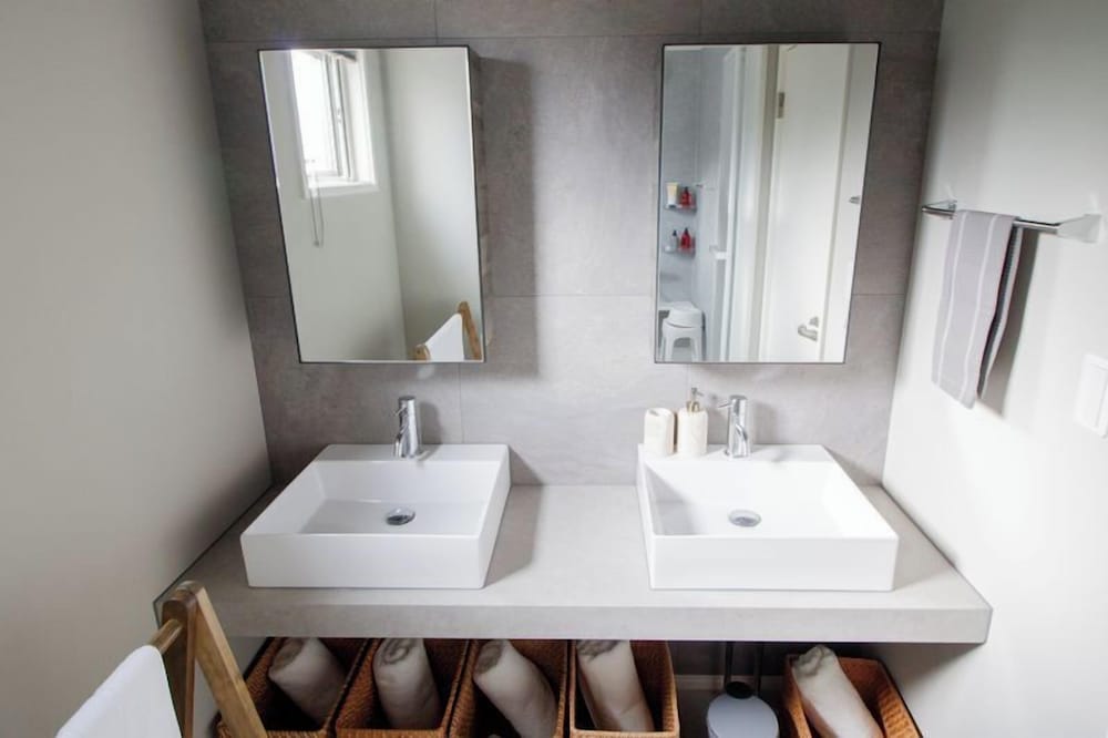 A棟 禁煙 バスルーム1 | LOCALINO STAY AOSHIMA