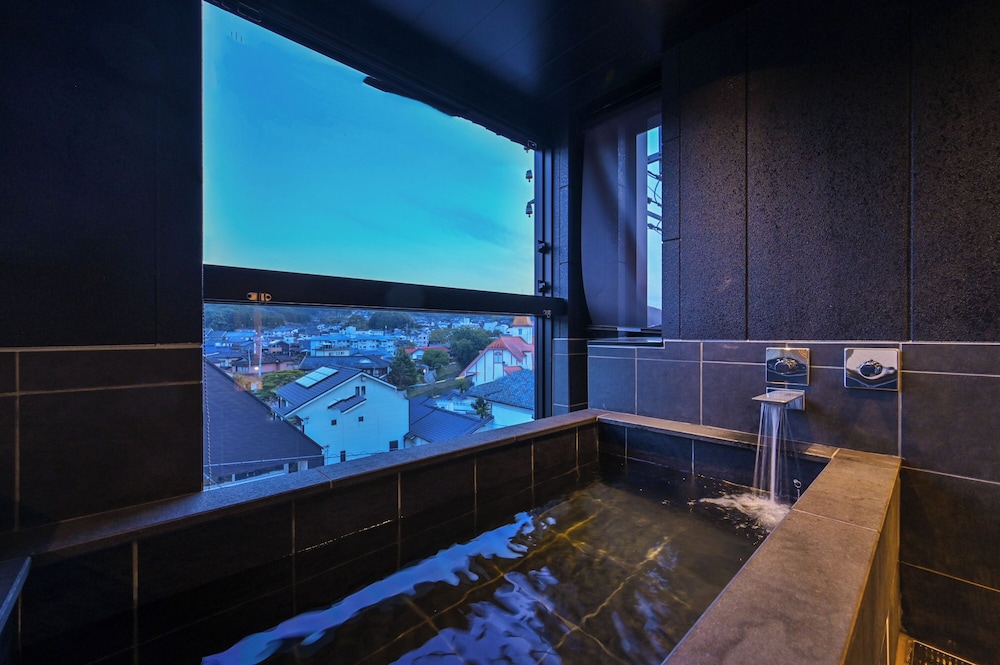 プレミアム ツインルーム バスルーム1 | 嬉野温泉 宿屋うちろじ本通り