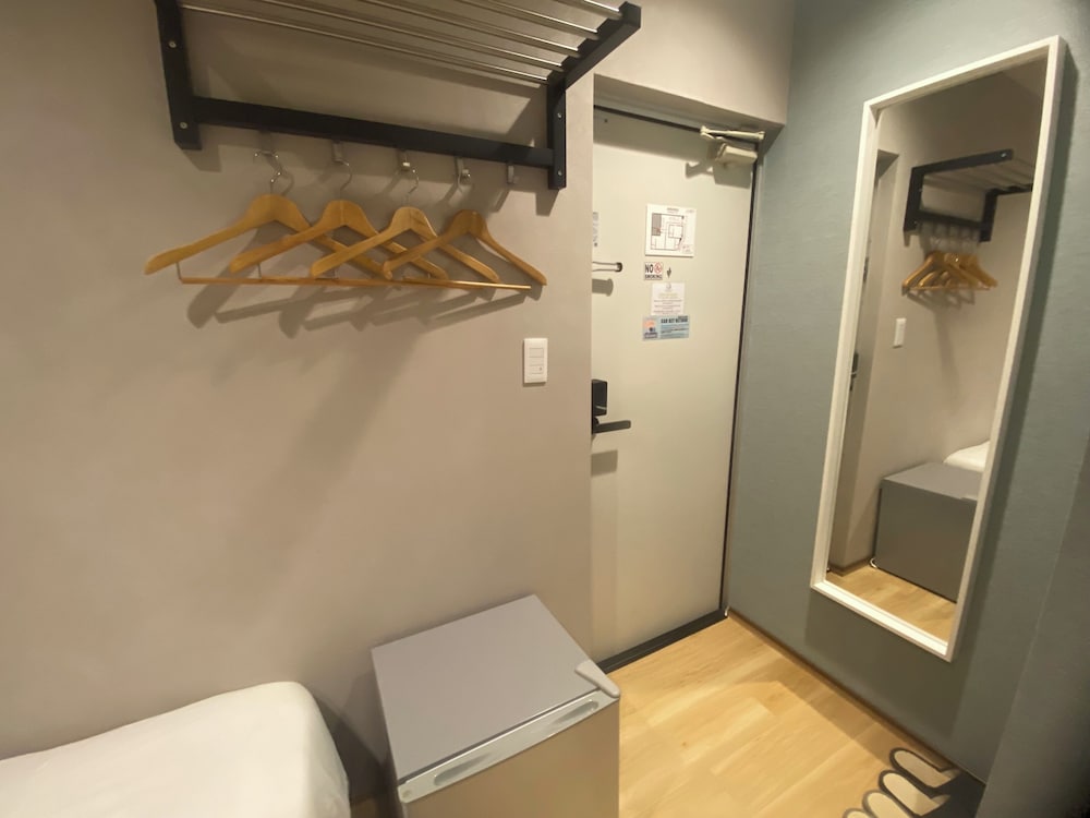 クラシック ツインルーム シングルベッド 2 台 禁煙 専用バスルーム 客室12 | My Home Inn Sennan Onosato