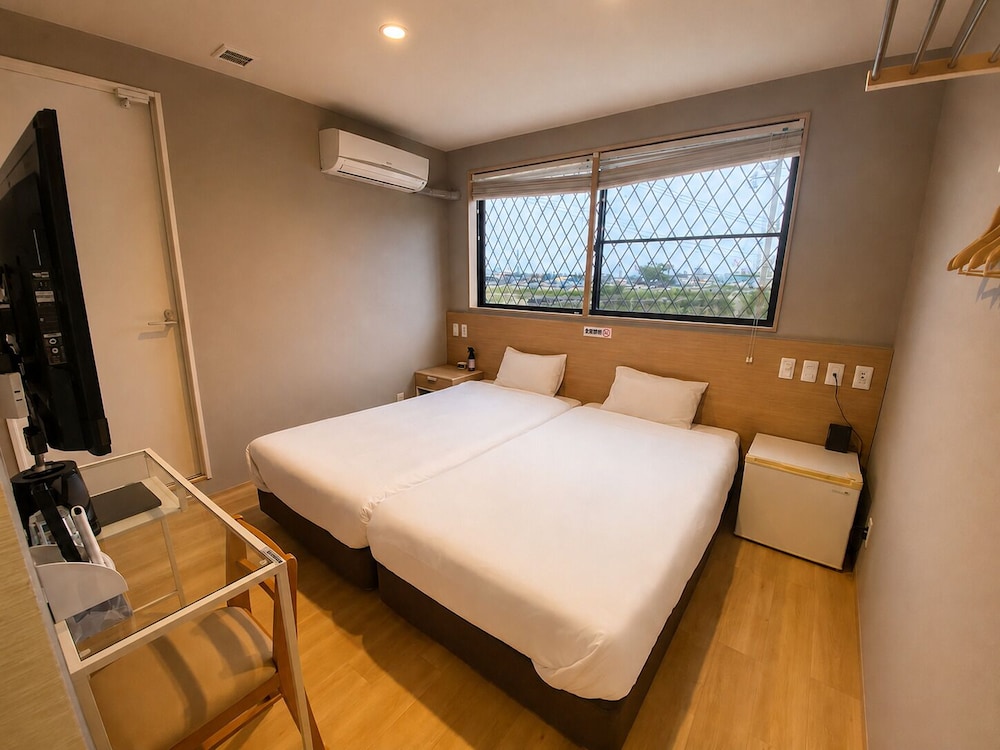 スーペリア ツインルーム シングルベッド 2 台 禁煙 専用バスルーム | My Home Inn Sennan Onosato