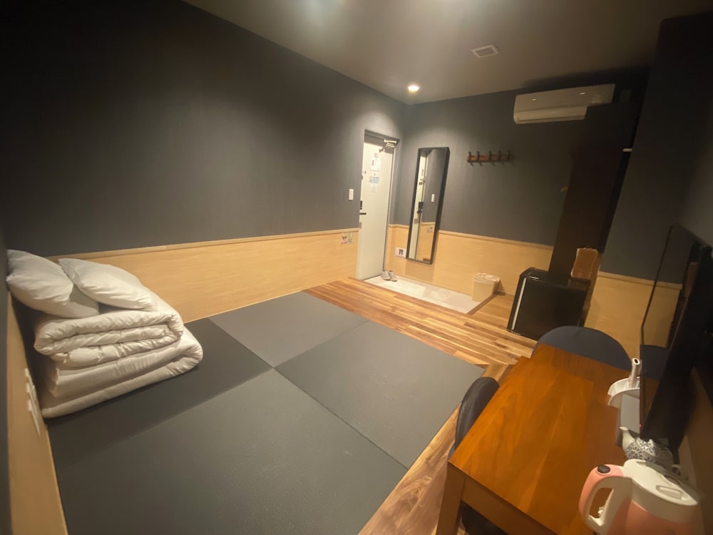 スタンダード ダブルルーム 布団 禁煙 専用バスルーム 客室12 | My Home Inn Sennan Onosato