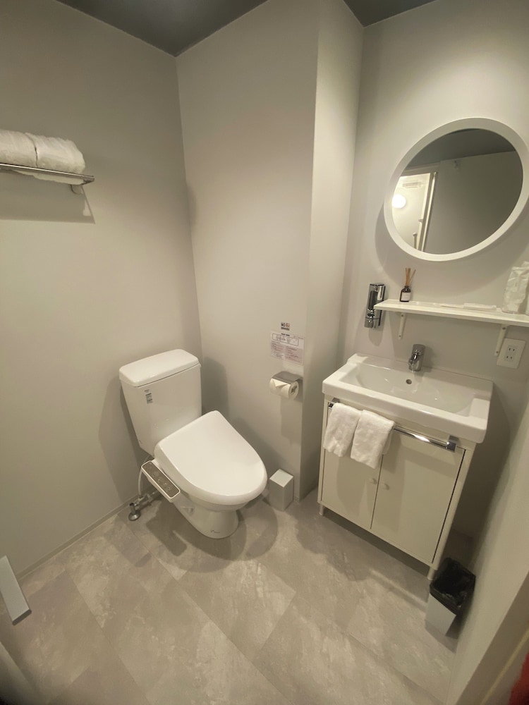 クラシック ツインルーム シングルベッド 2 台 禁煙 専用バスルーム バスルーム6 | My Home Inn Sennan Onosato