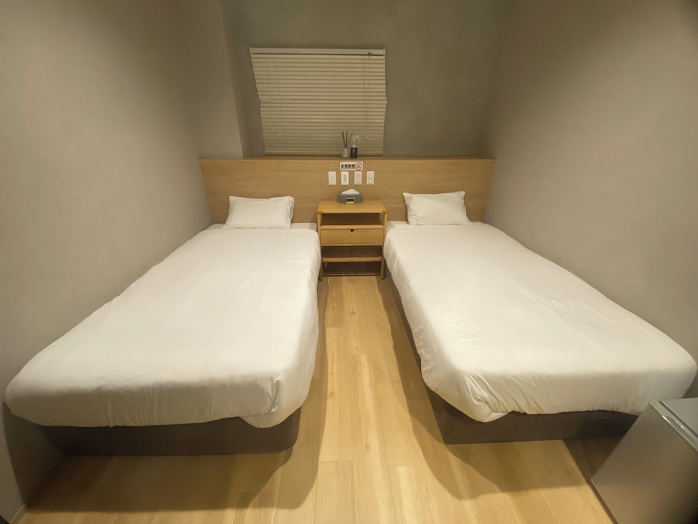 クラシック ツインルーム シングルベッド 2 台 禁煙 専用バスルーム 客室9 | My Home Inn Sennan Onosato