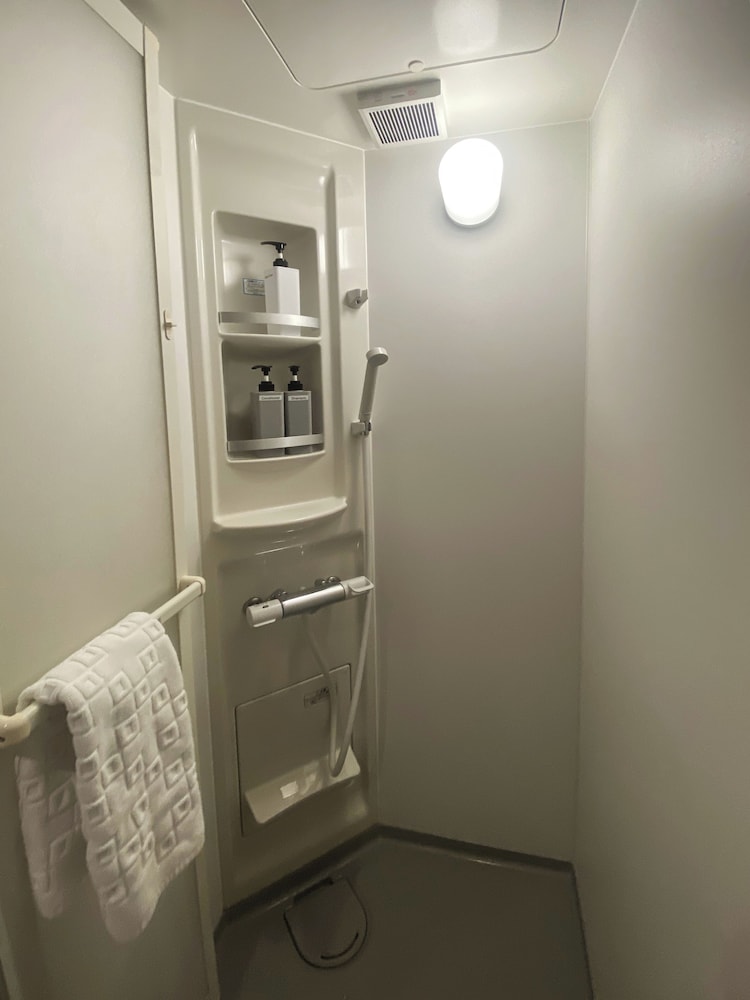 スーペリア ツインルーム シングルベッド 2 台 禁煙 専用バスルーム バスルーム4 | My Home Inn Sennan Onosato