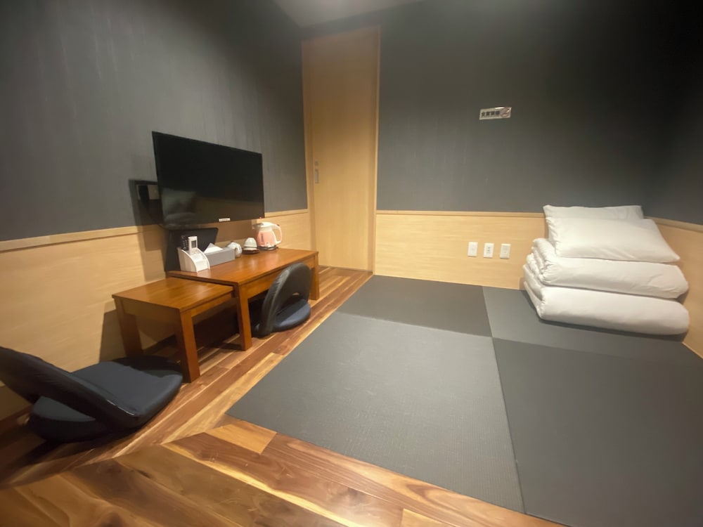 スタンダード ダブルルーム 布団 禁煙 専用バスルーム 客室11 | My Home Inn Sennan Onosato