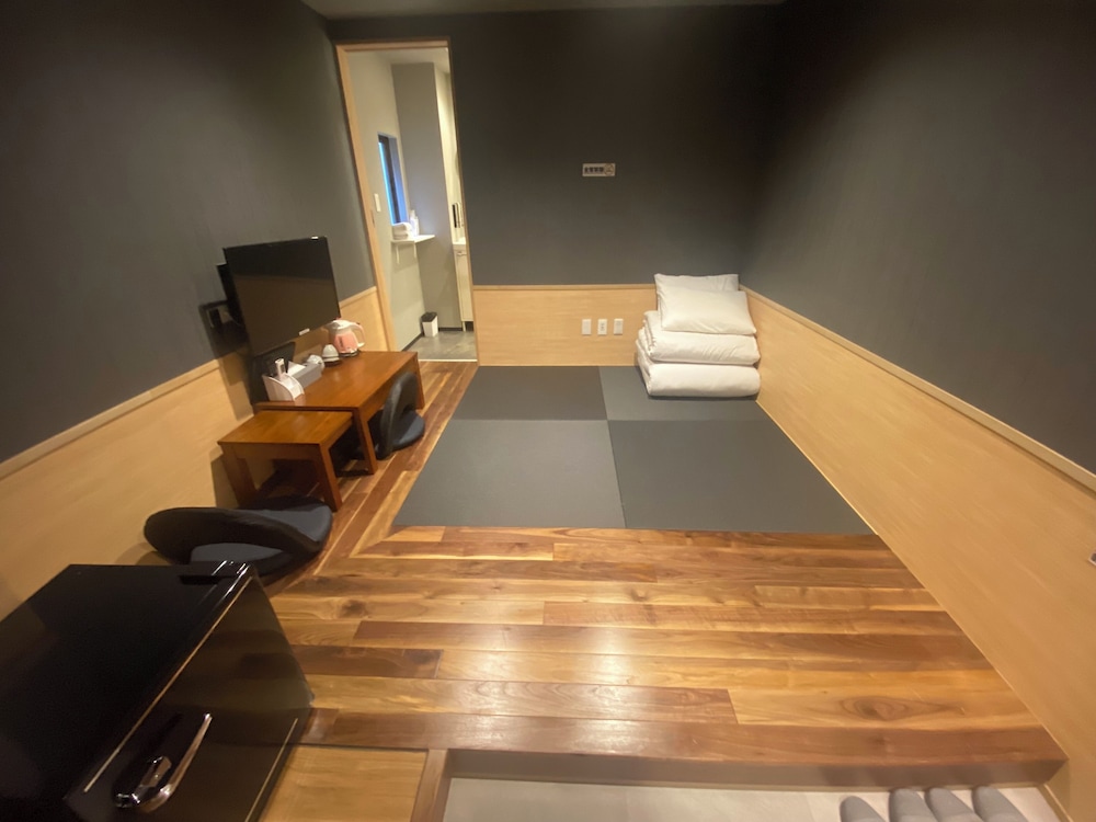 スタンダード ダブルルーム 布団 禁煙 専用バスルーム 客室3 | My Home Inn Sennan Onosato