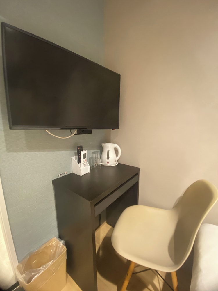 クラシック ツインルーム シングルベッド 2 台 禁煙 専用バスルーム 客室8 | My Home Inn Sennan Onosato