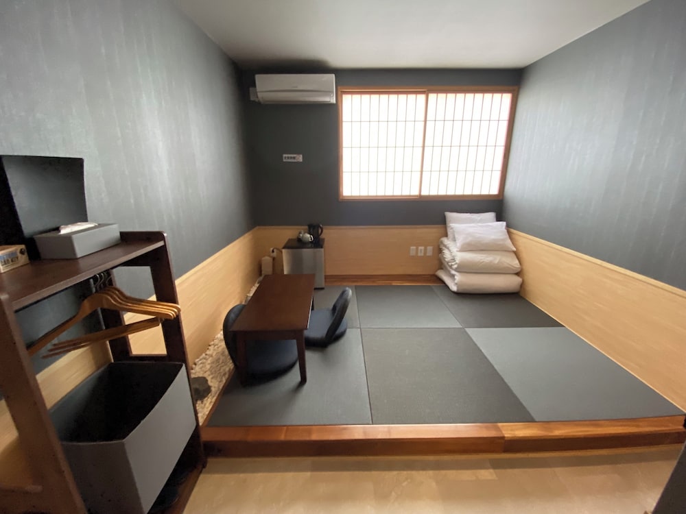 スーペリア ダブルルーム 布団 禁煙 専用バスルーム 客室14 | My Home Inn Sennan Onosato