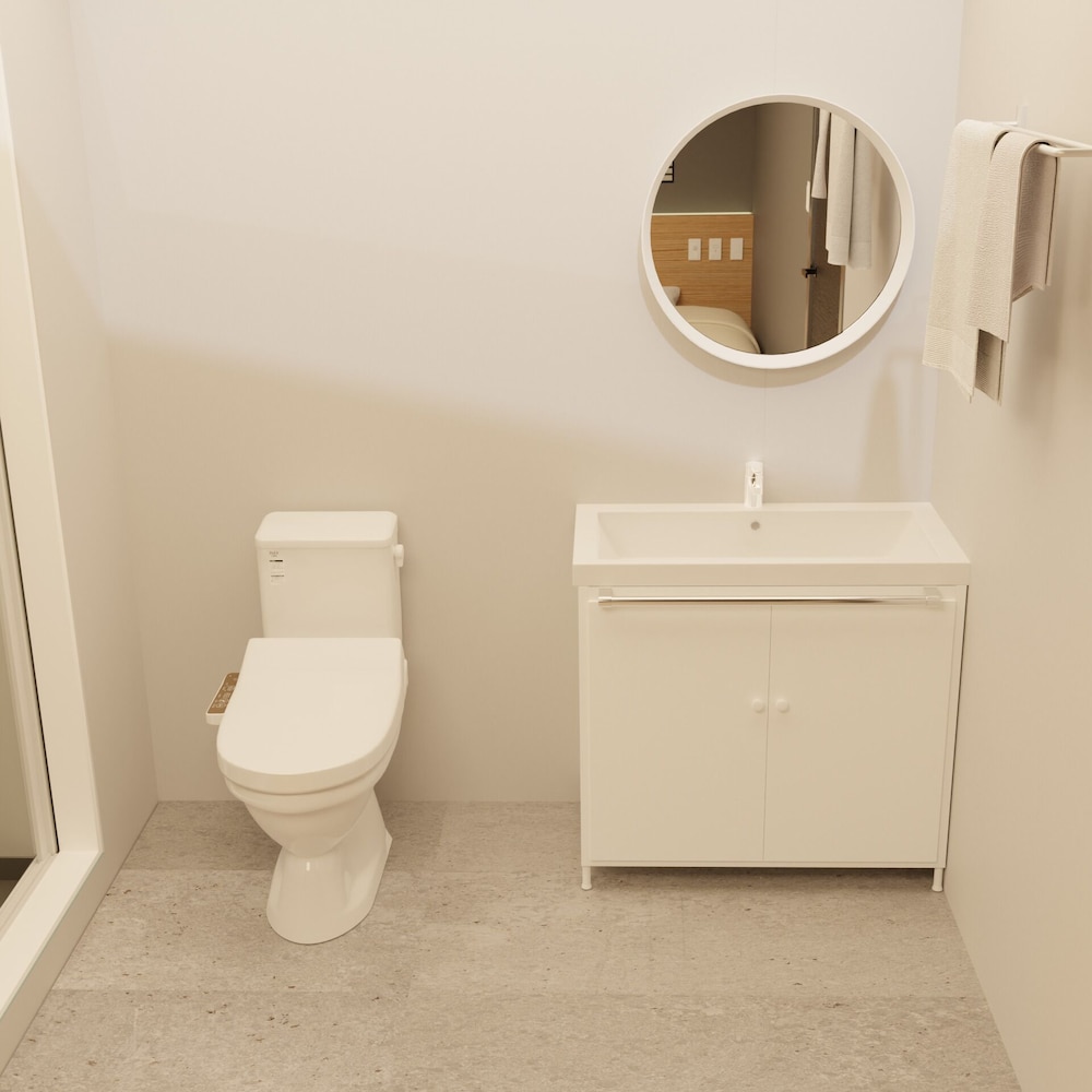 クラシック ツインルーム シングルベッド 2 台 禁煙 専用バスルーム バスルーム0 | My Home Inn Sennan Onosato