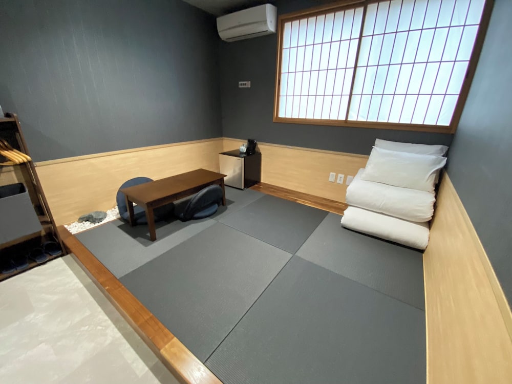 スーペリア ダブルルーム 布団 禁煙 専用バスルーム 客室10 | My Home Inn Sennan Onosato