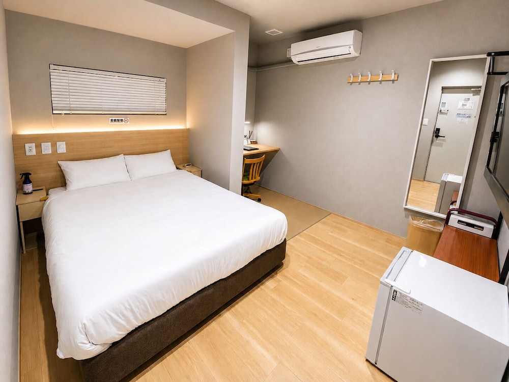 クラシック ダブルルーム ダブルベッド 1 台 禁煙 専用バスルーム | My Home Inn Sennan Onosato