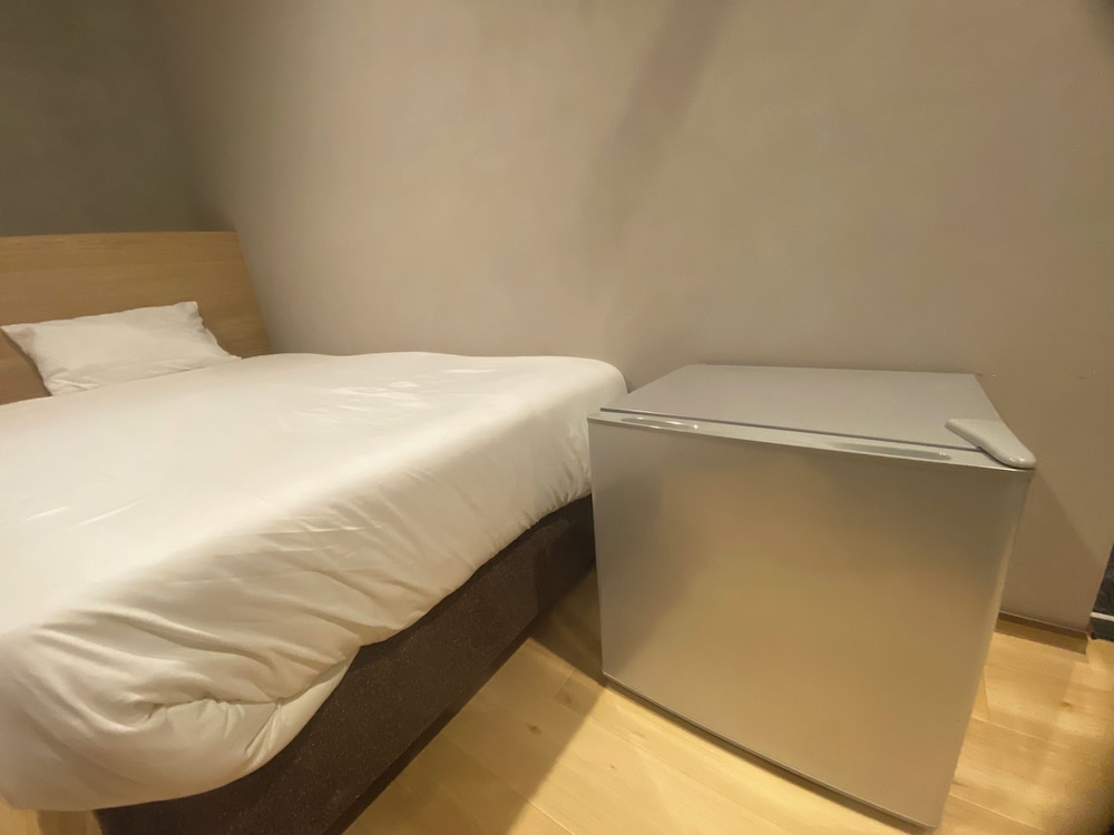 クラシック ツインルーム シングルベッド 2 台 禁煙 専用バスルーム 客室5 | My Home Inn Sennan Onosato