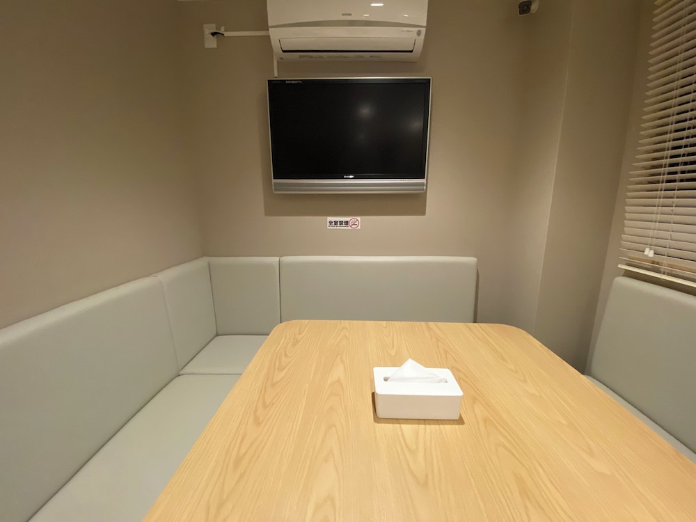 スーペリア ツインルーム シングルベッド 2 台 禁煙 専用バスルーム 共用キッチン1 | My Home Inn Sennan Onosato