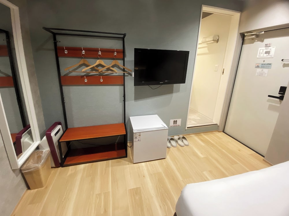 クラシック ダブルルーム ダブルベッド 1 台 禁煙 専用バスルーム 客室13 | My Home Inn Sennan Onosato