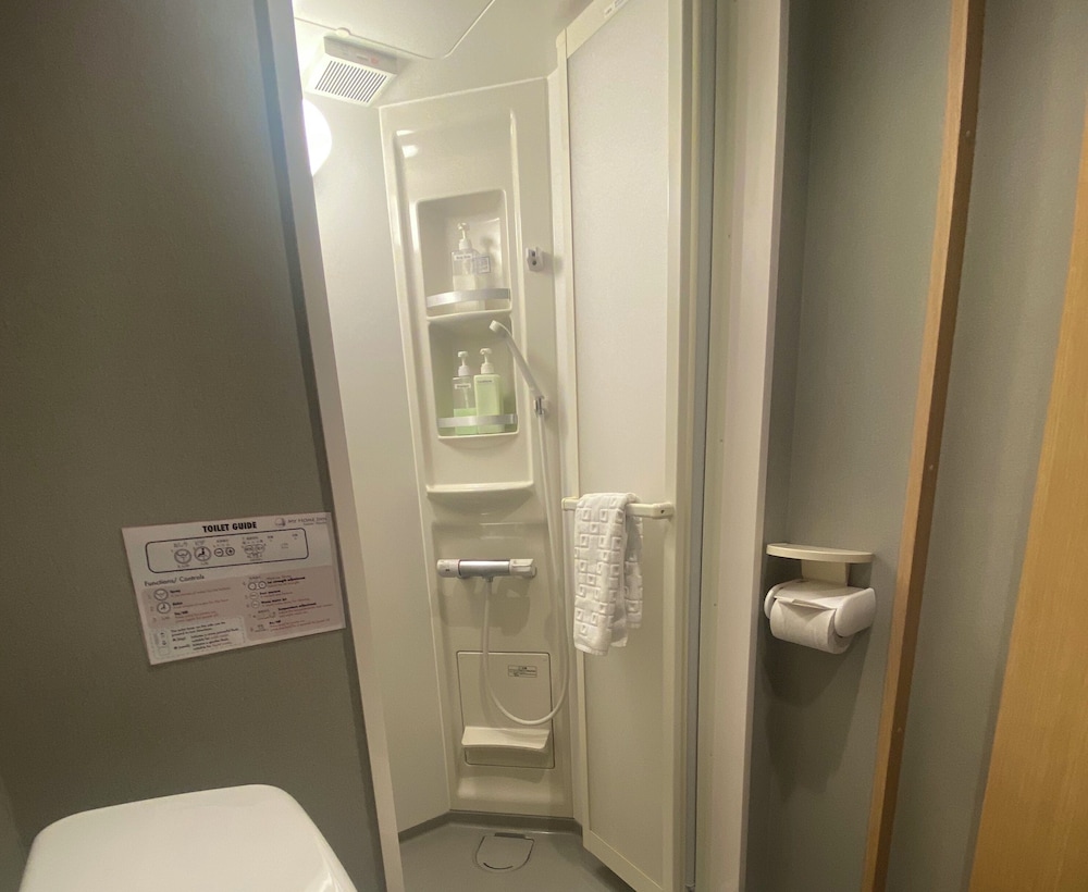 スタンダード ダブルルーム 布団 禁煙 専用バスルーム バスルーム9 | My Home Inn Sennan Onosato