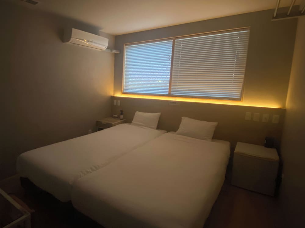 スーペリア ツインルーム シングルベッド 2 台 禁煙 専用バスルーム 客室12 | My Home Inn Sennan Onosato