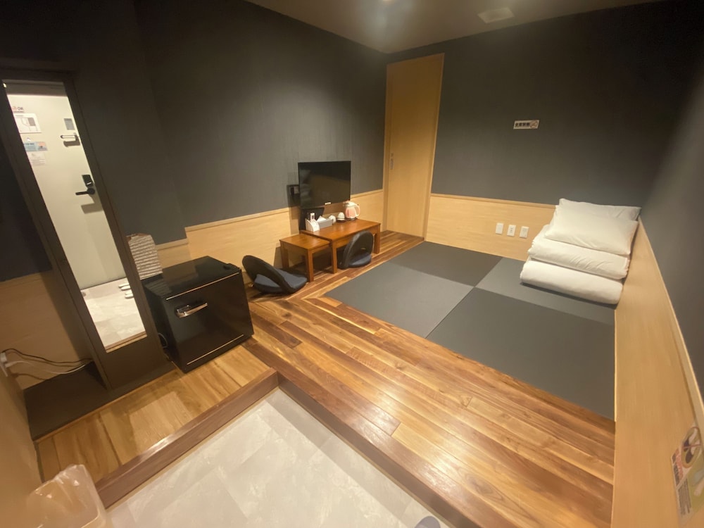 スタンダード ダブルルーム 布団 禁煙 専用バスルーム 客室5 | My Home Inn Sennan Onosato