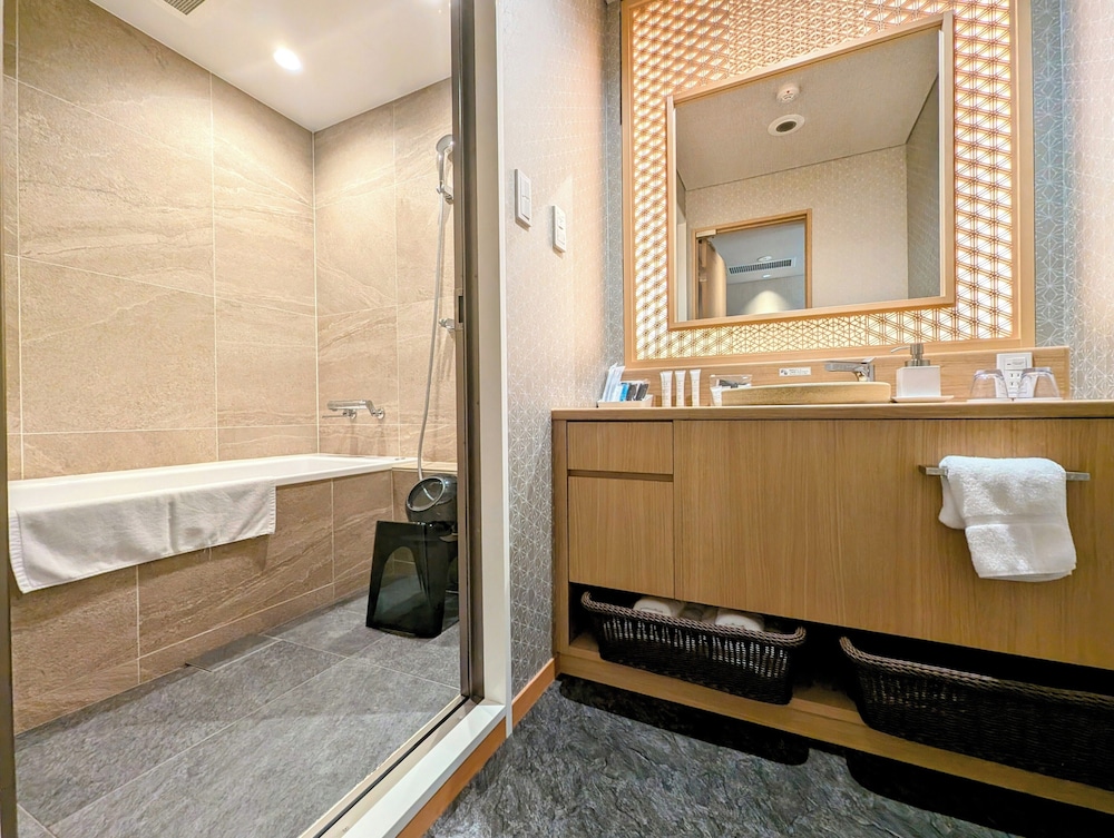 スタンダード ツインルーム バスルーム2 | HOTELらしく金沢