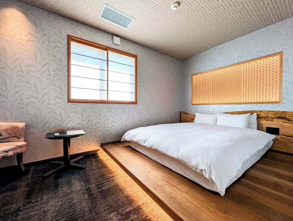 スタンダード ダブルルーム 客室4 | HOTELらしく金沢