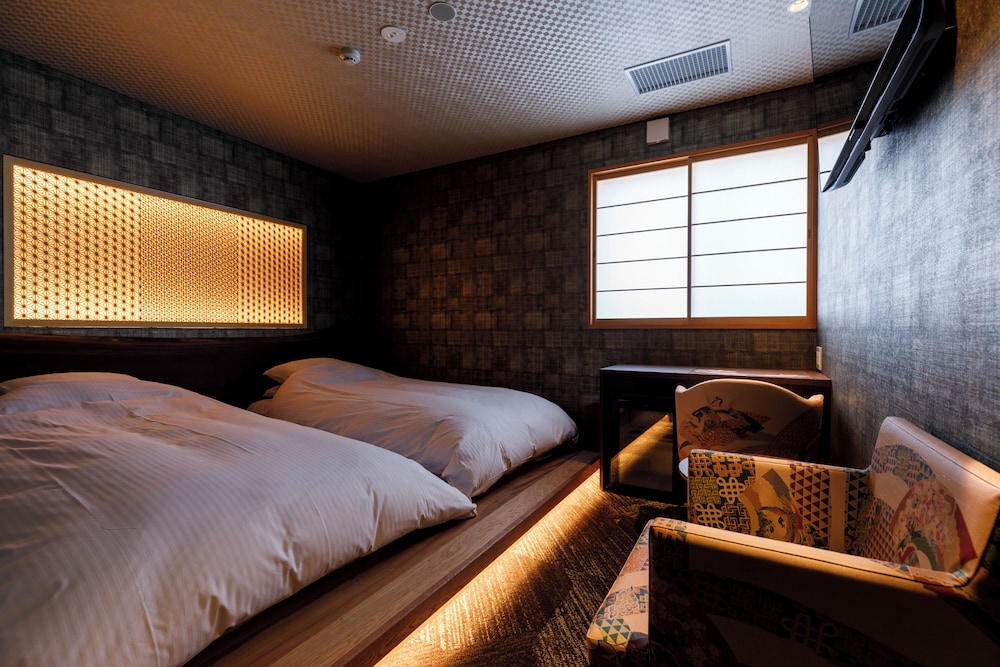 スーペリア ツインルーム 客室1 | HOTELらしく金沢