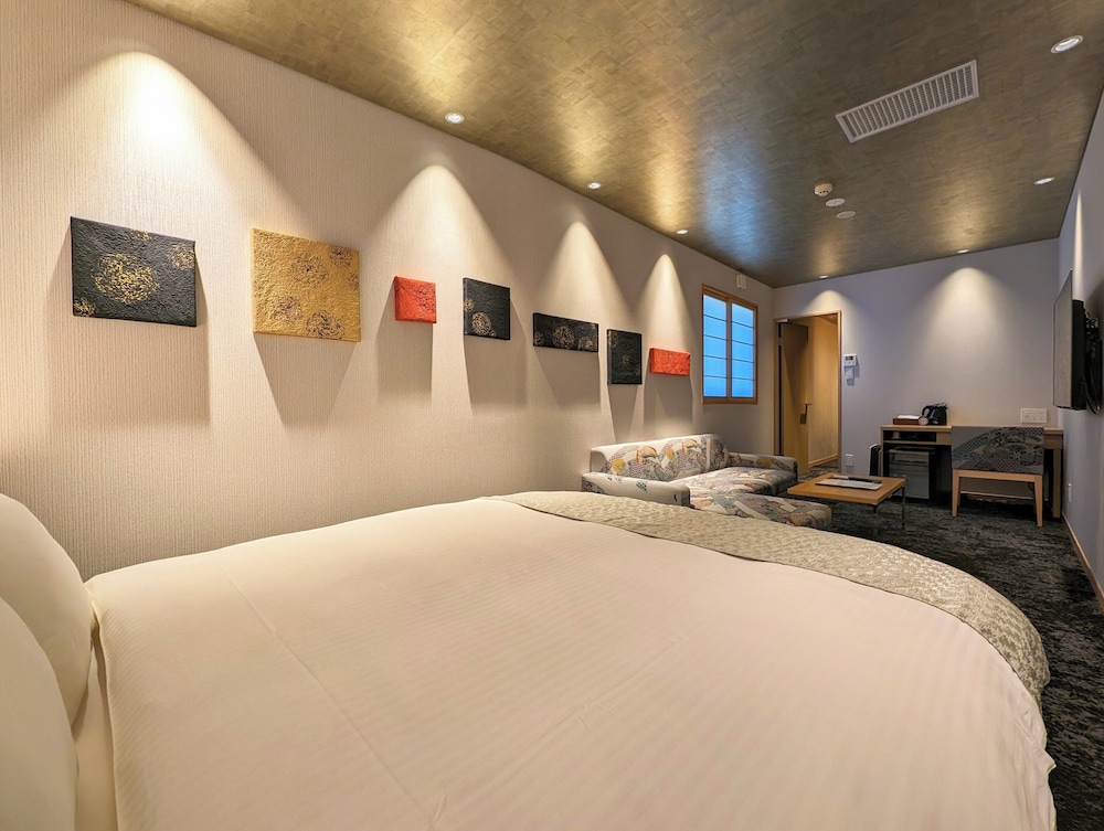 スーペリア ダブルルーム 客室1 | HOTELらしく金沢