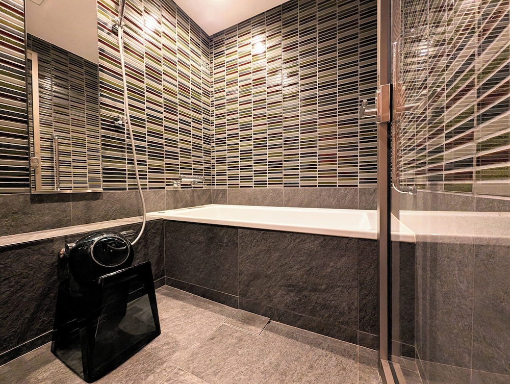 スーペリア スイート バスルーム0 | HOTELらしく金沢