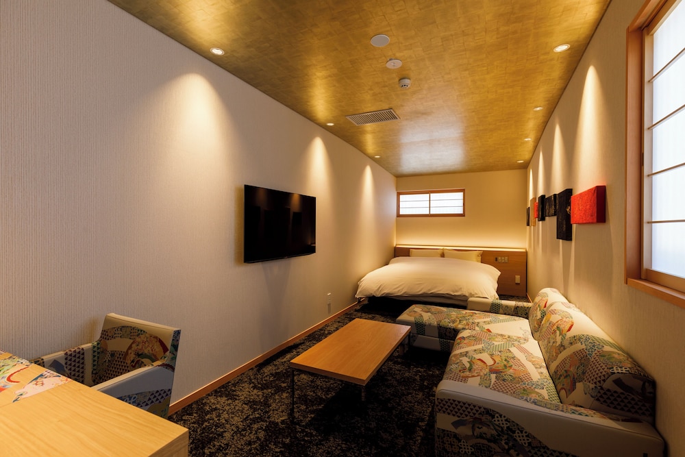 スーペリア ダブルルーム | HOTELらしく金沢