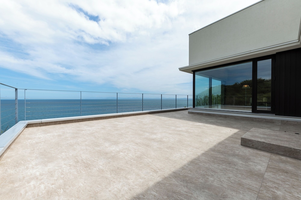 ベーシック ヴィラ テラス / パティオ3 | ヴィラ オーキッド