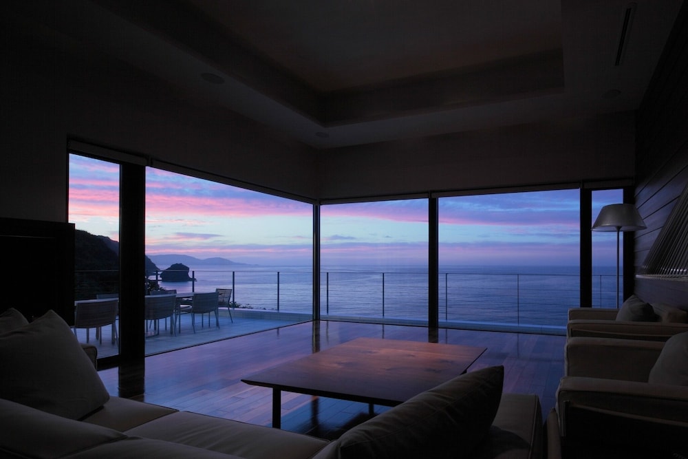 ベーシック ヴィラ リビング エリア3 | ヴィラ オーキッド