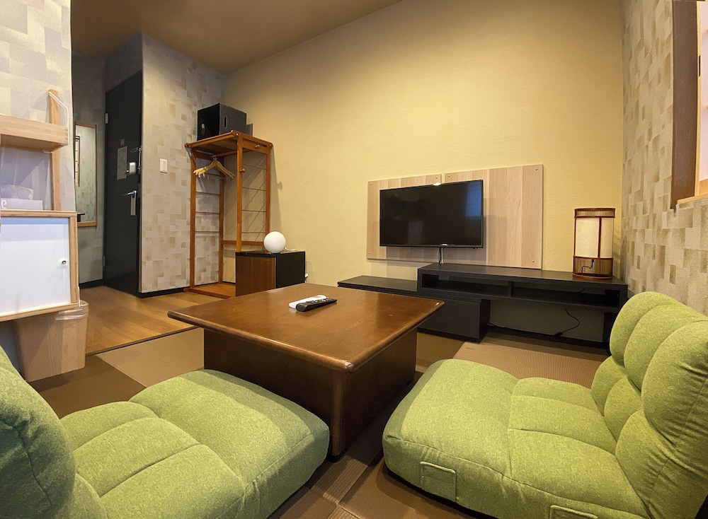 スーペリア ルーム 布団 禁煙 専用バスルーム 客室5 | My Home Inn Izumisano