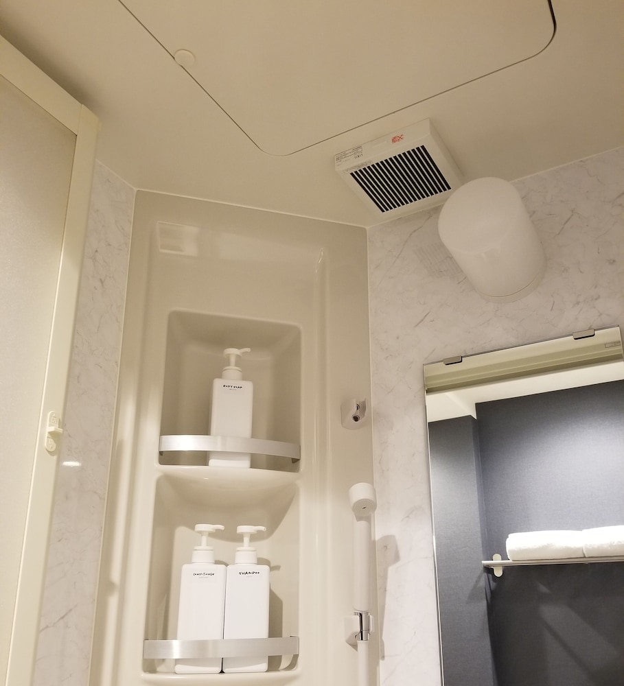 スーペリア ルーム 布団 禁煙 専用バスルーム バスルーム3 | My Home Inn Izumisano