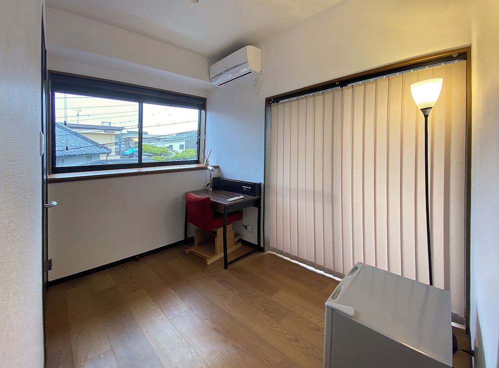 ファミリー ルーム ベッド (複数台) 専用バスルーム 客室5 | My Home Inn Izumisano