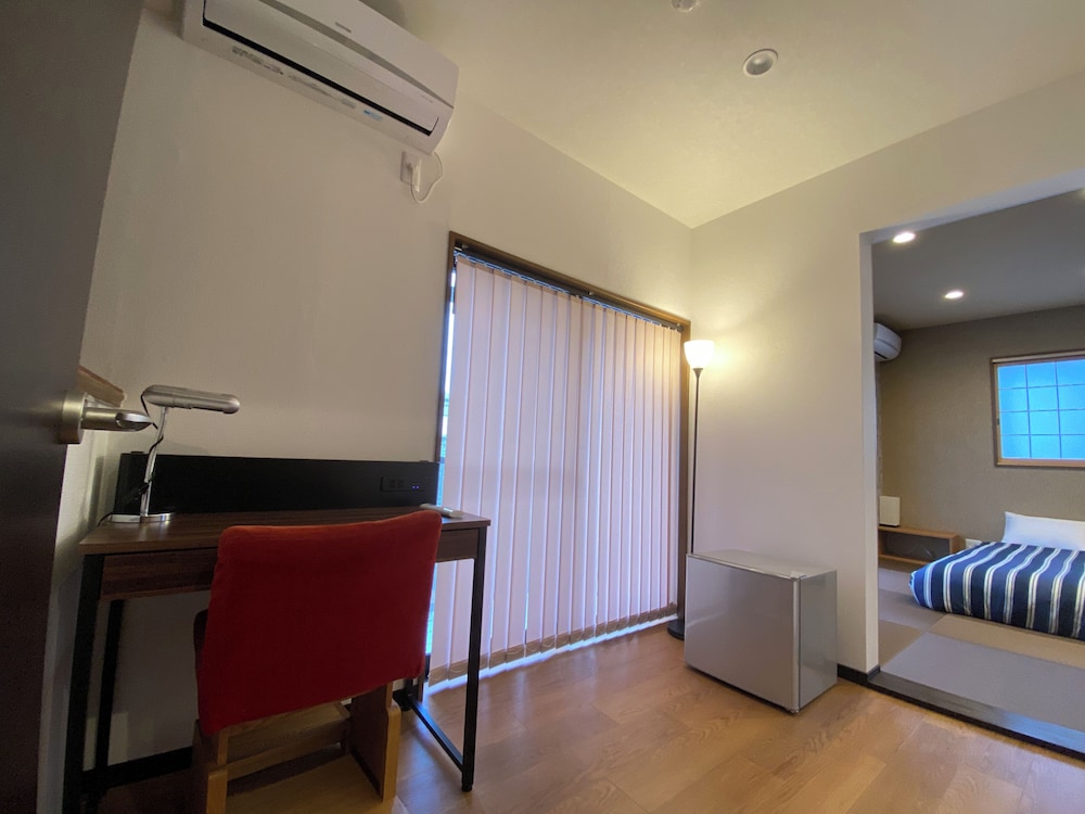 ファミリー ルーム ベッド (複数台) 専用バスルーム 客室0 | My Home Inn Izumisano