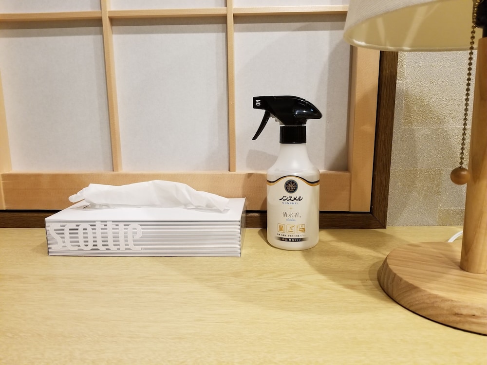 スタンダード ルーム 布団 禁煙 専用バスルーム 客室2 | My Home Inn Izumisano