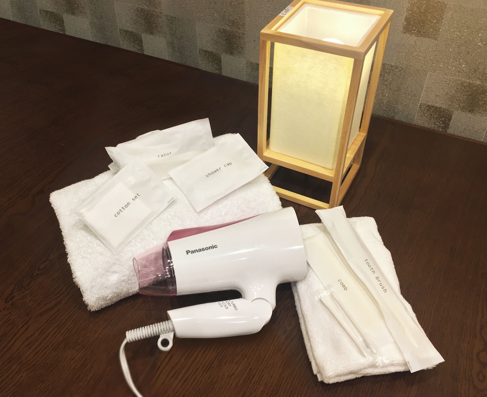 スーペリア ルーム 布団 禁煙 専用バスルーム バスルームの設備2 | My Home Inn Izumisano