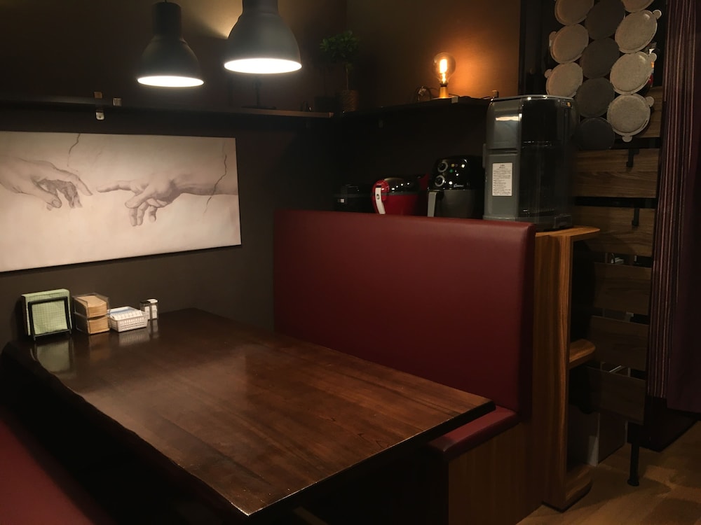 スーペリア ルーム 布団 禁煙 専用バスルーム 共用キッチン14 | My Home Inn Izumisano